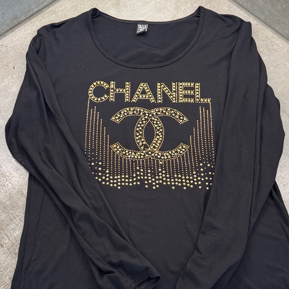 CHANEL logo Black Long Sleeve Tee with Gold Logo Studs